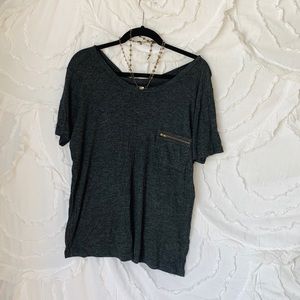 loose gray zipper tee!